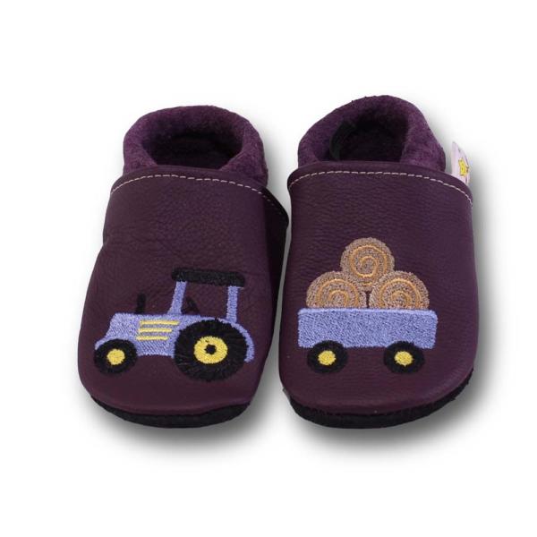 Krabbelschuhe blauer Trecker mit Anhänger dunkellila